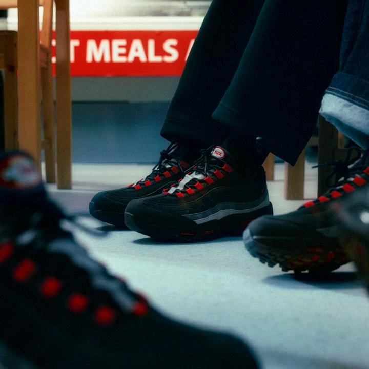 やまむら　リバプールFC スニーカー PUMA×ファイナルファンタジー コラボ】プーマ PUMA アールエス